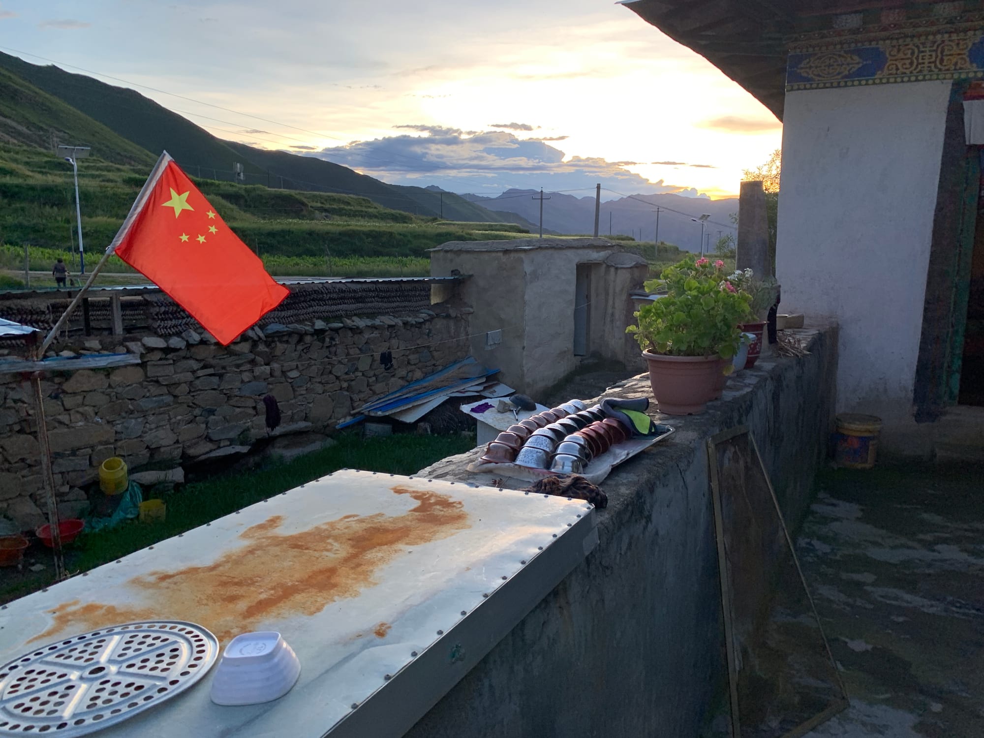 A homestay in Tibetan countryside - with children!